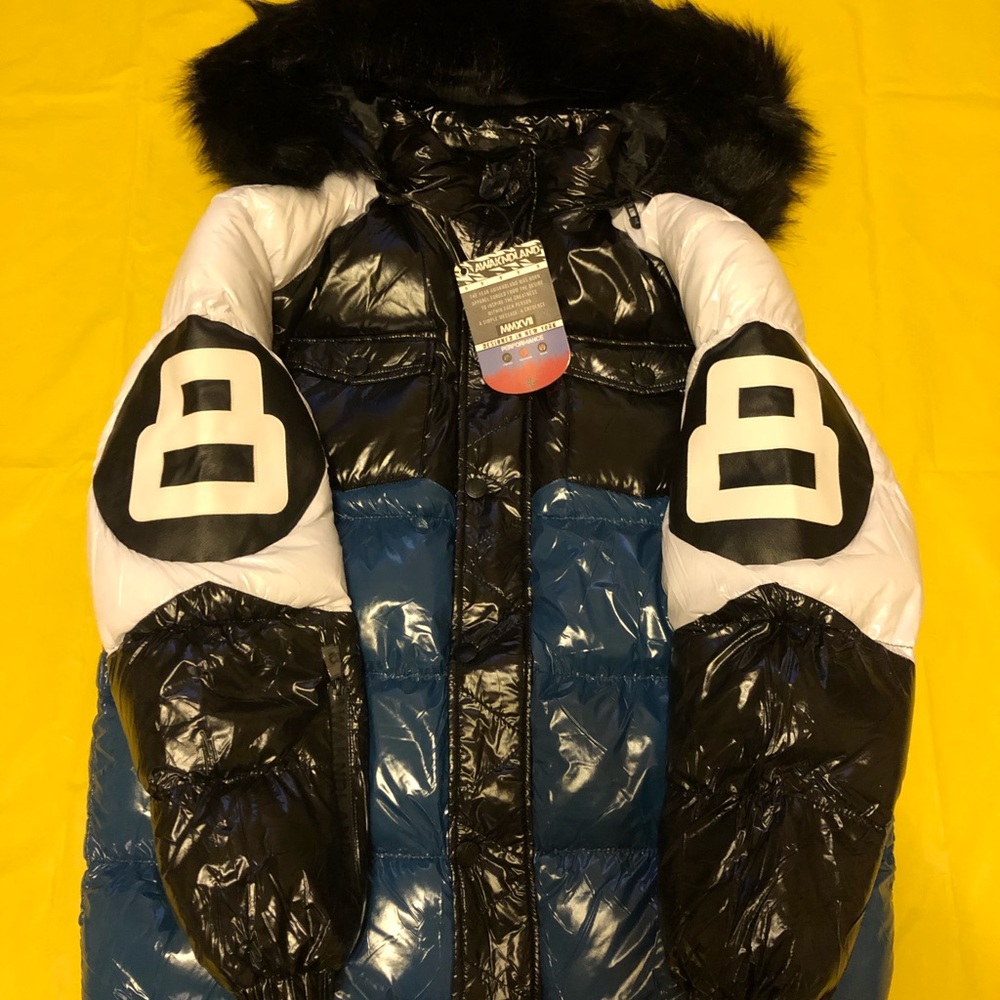 Coat - Picture 2 of 4